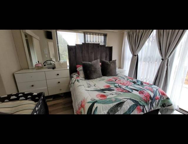 3 BEDROOM TOWNHOUSE FOR SALE IN FLORENTIA